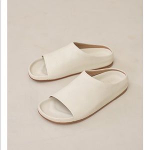 Lauren Manoogian Mono Slides in Bone size 40
